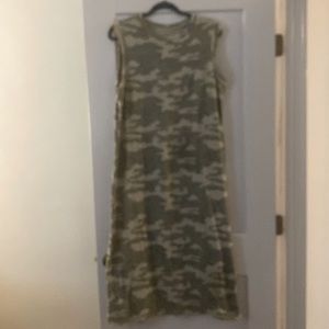 Universal Thread Tank Maxi Dress. Size L - Green Camo